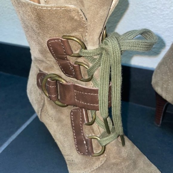 Nine West Scorpion Heeled Boots - Olive Green Suede - Size 6 - Picture 9 of 14